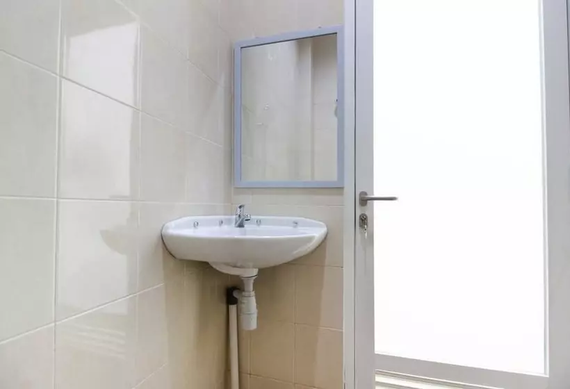 Majatalo Reddoorz Near Jogja City Mall 3