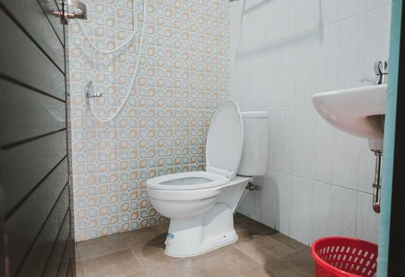 بنسيون Reddoorz Near Rsud Koja