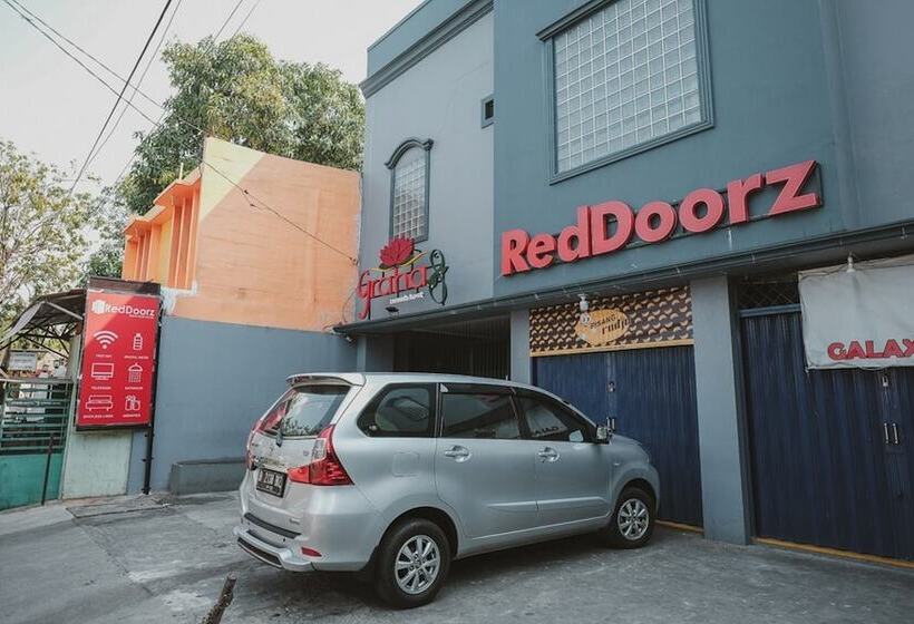 بنسيون Reddoorz Near Rsud Koja