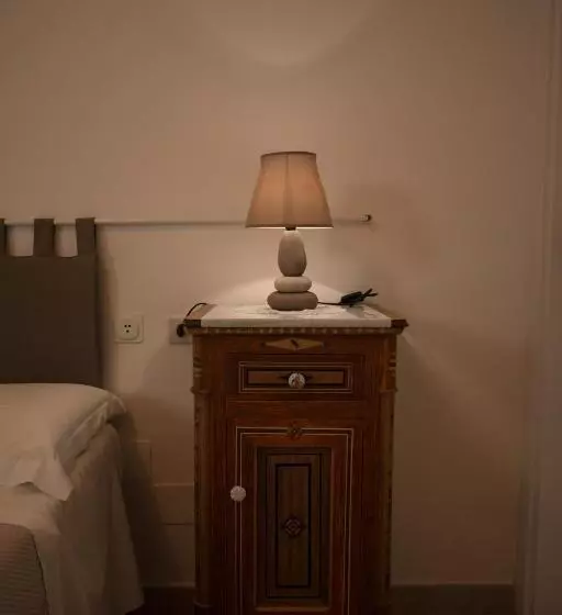 تختخواب و صبحانه Donna Lina