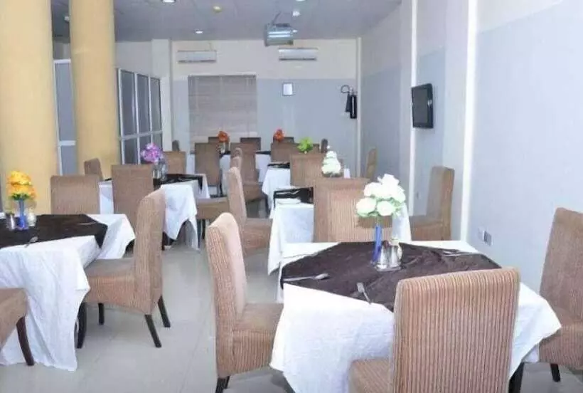 هتل Kanem Suites