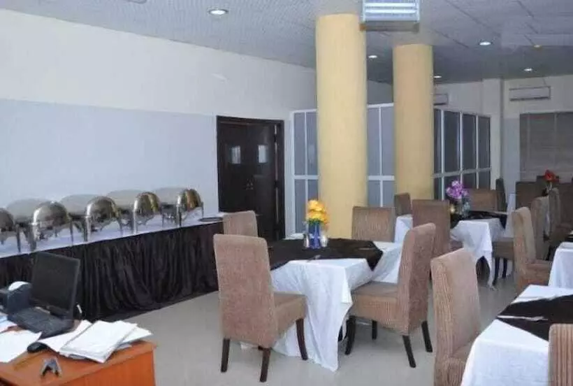هتل Kanem Suites