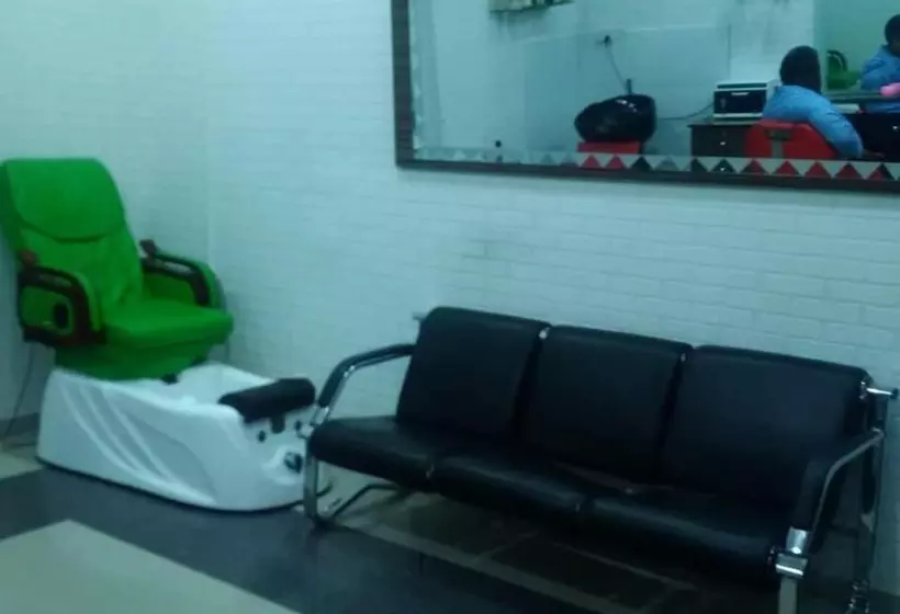 هتل Kanem Suites