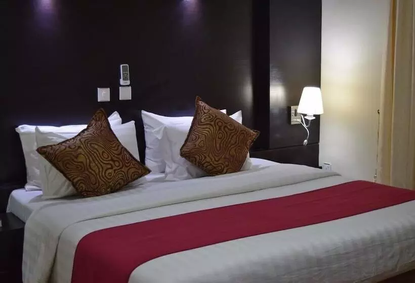 هتل Kanem Suites