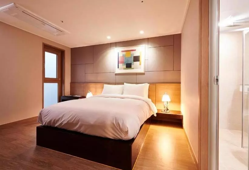 Hotelli New Raon Stay