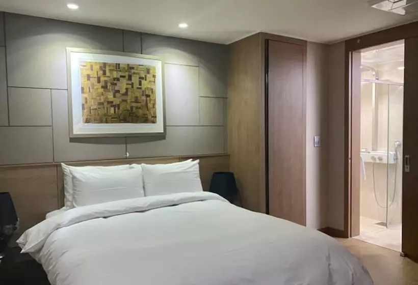 Hotelli New Raon Stay