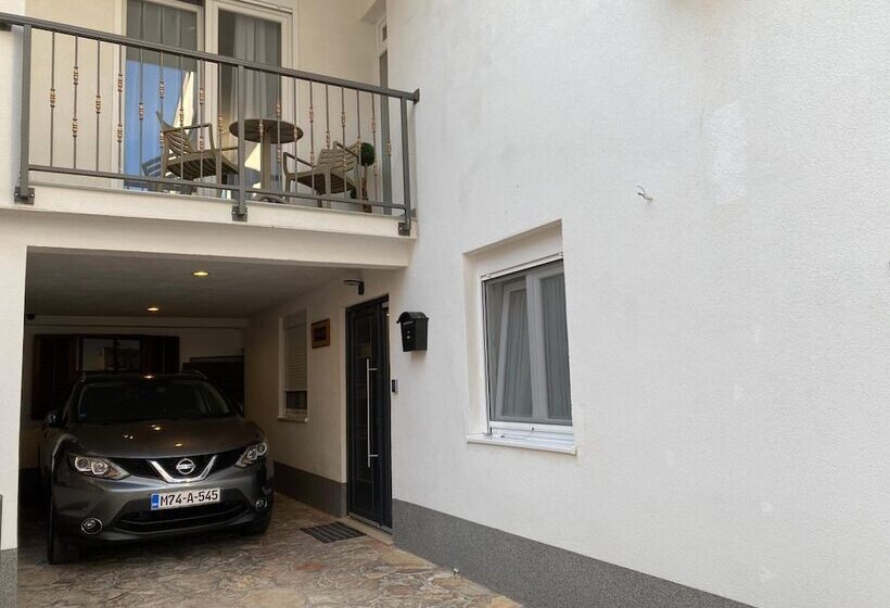 پانسیون Apartments & Rooms Mostar Story