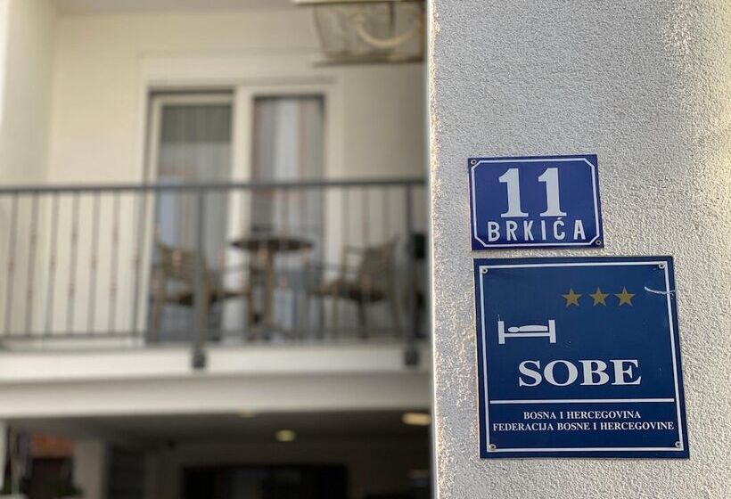 پانسیون Apartments & Rooms Mostar Story