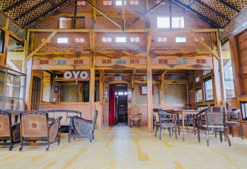 호스텔 Oyo 774 Villa 007 Sengkaling