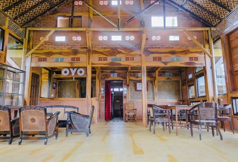 ユースホステル Oyo 774 Villa 007 Sengkaling