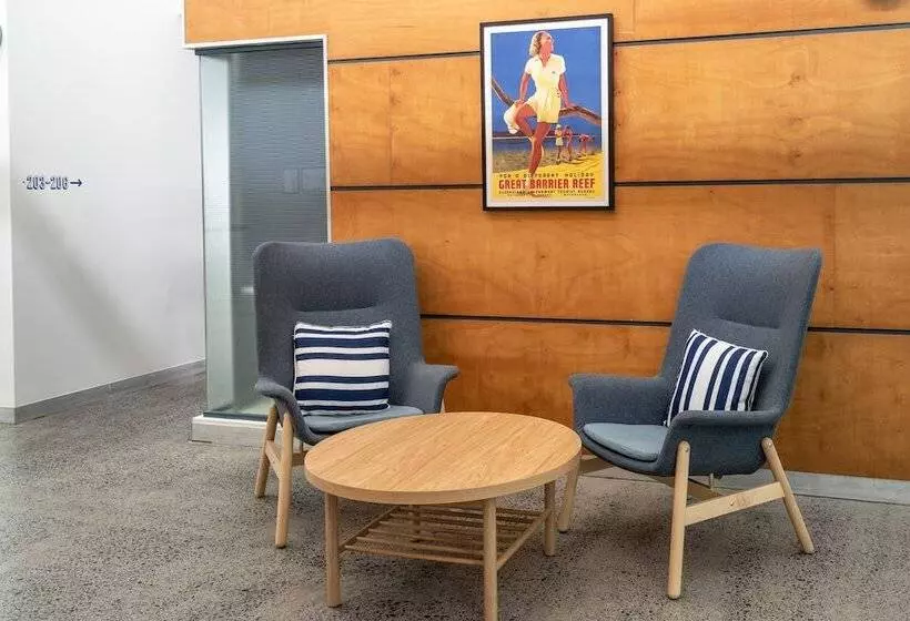 هاستل The Village Cairns