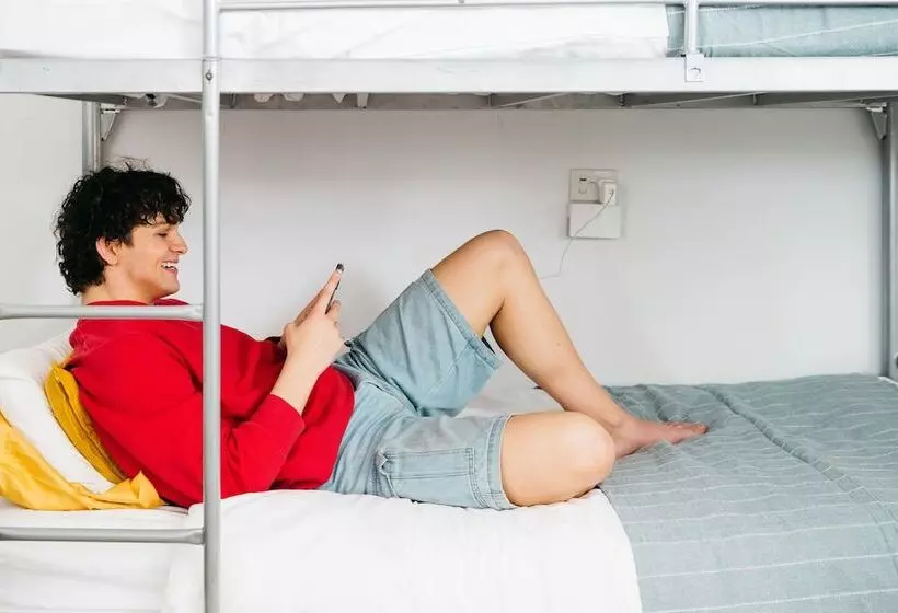 هاستل The Village Cairns