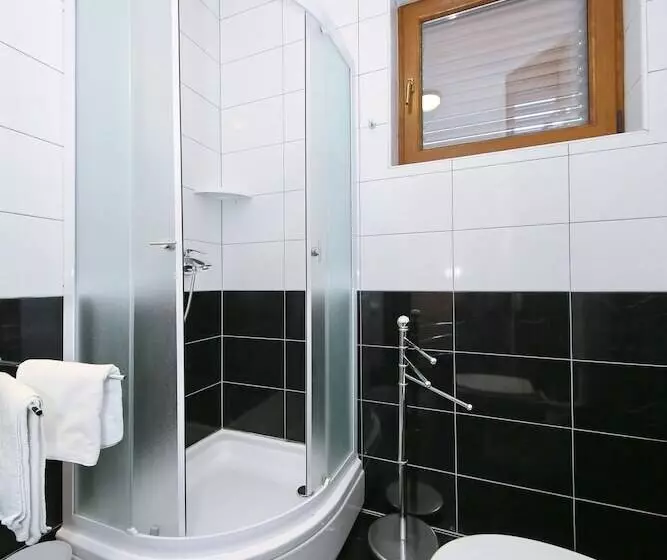 Be Bu Mar Apartments