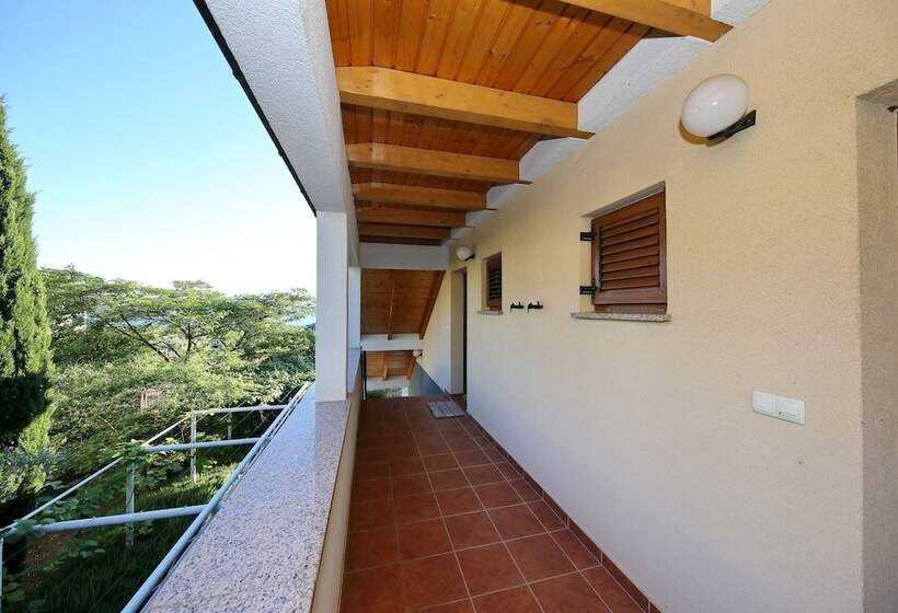 Be Bu Mar Apartments