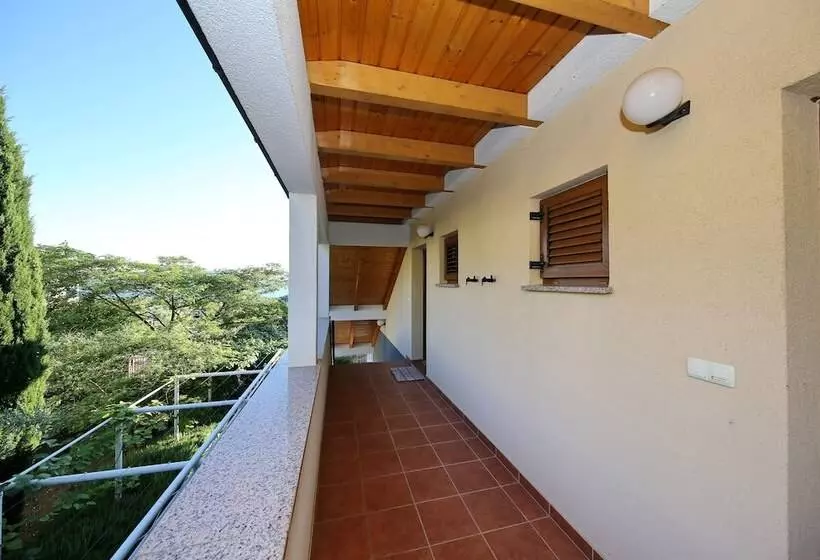 Be Bu Mar Apartments