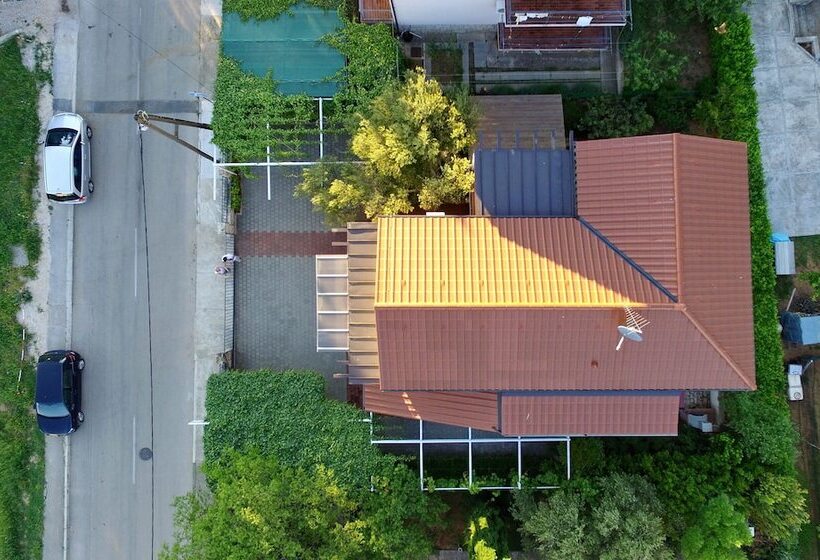 Be Bu Mar Apartments