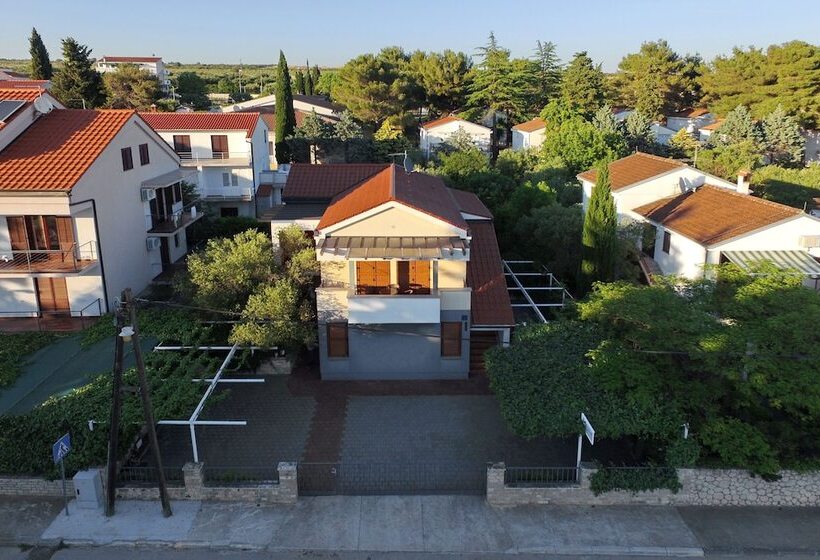 Be Bu Mar Apartments