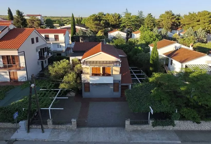 Be Bu Mar Apartments