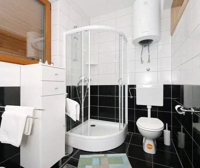 Be Bu Mar Apartments