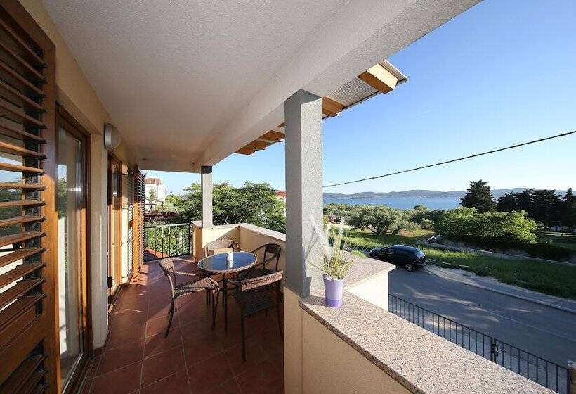 Be Bu Mar Apartments