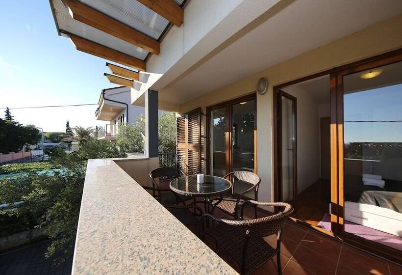 Be Bu Mar Apartments