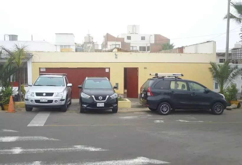 Hostal Merlin Punta Hermosa