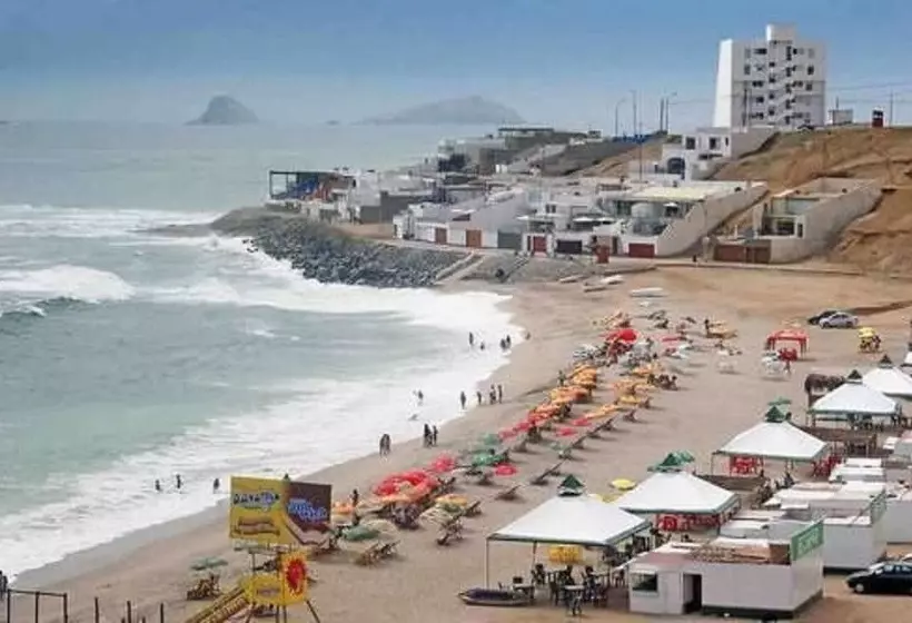 Hostal Merlin Punta Hermosa
