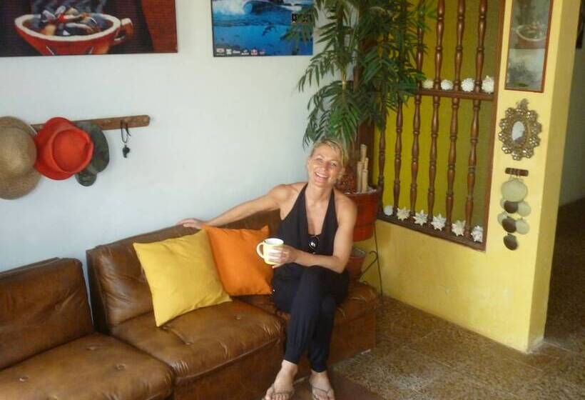 Hostal Merlin Punta Hermosa