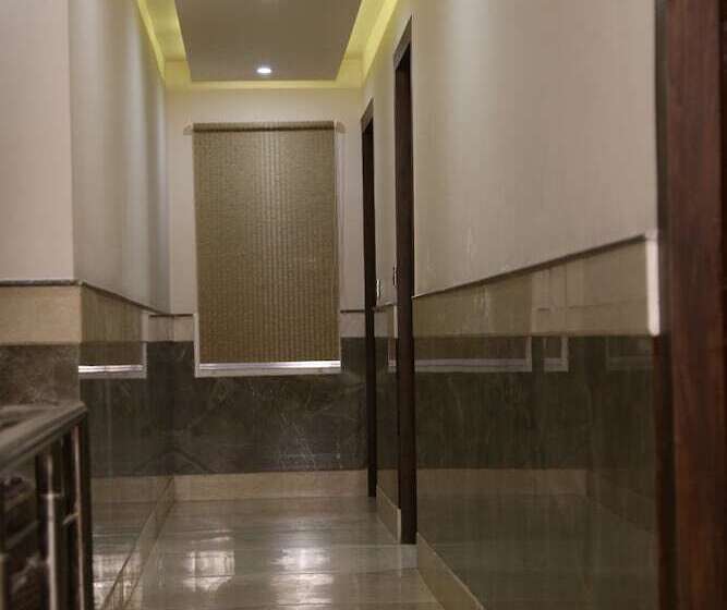 בית מלון כפרי Aangan Regency