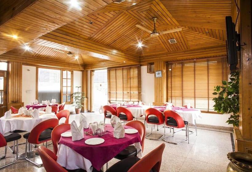 בית מלון כפרי Aangan Regency