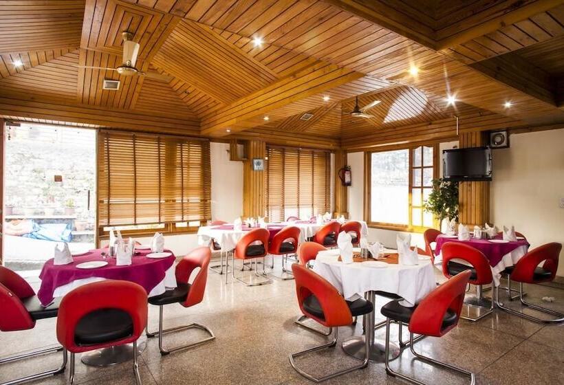 בית מלון כפרי Aangan Regency