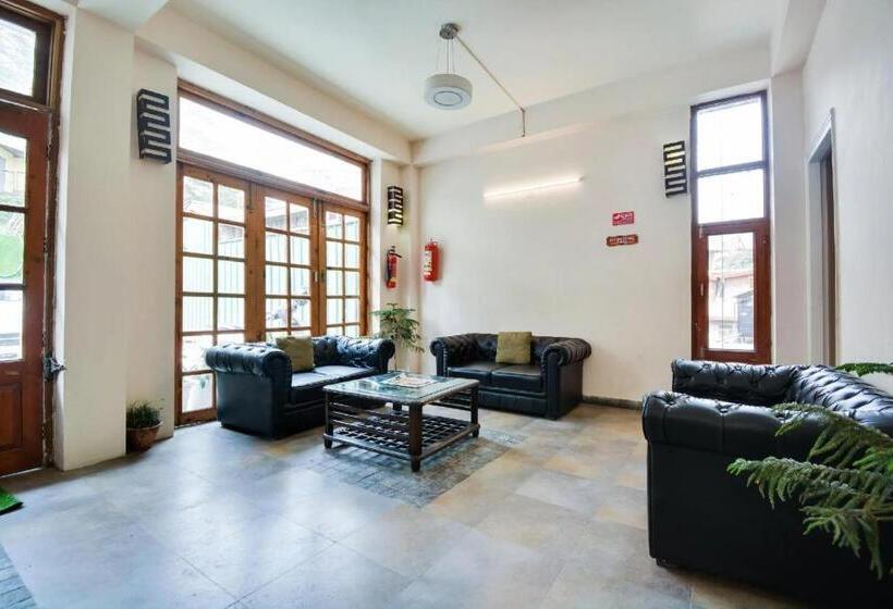 בית מלון כפרי Aangan Regency