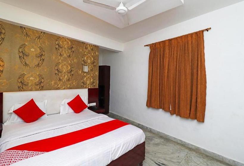 هتل D' Seasons By Oyo Rooms