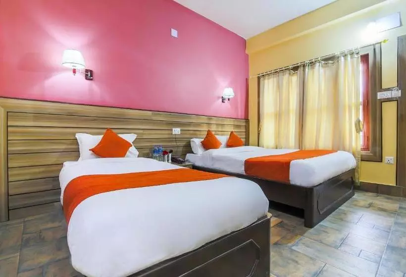 هتل Holiday Resort By Oyo Rooms