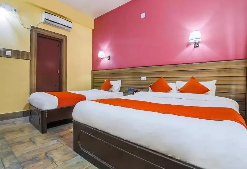 هتل Holiday Resort By Oyo Rooms