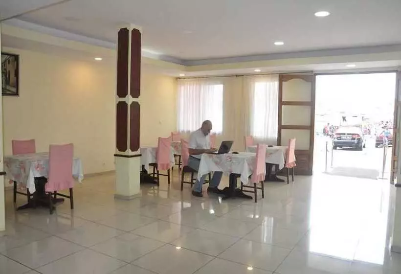 هتل Plazza Inn
