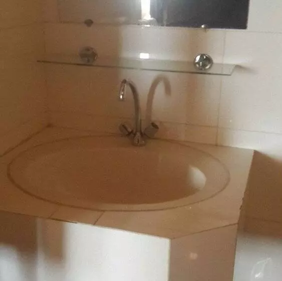 هتل Plazza Inn
