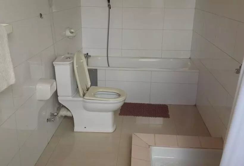 هتل Plazza Inn
