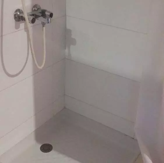 هتل Plazza Inn