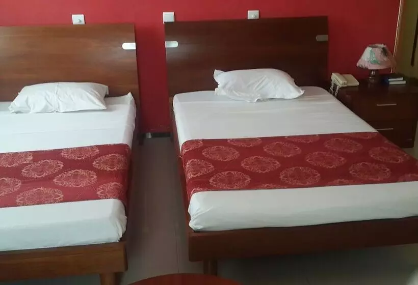 هتل Plazza Inn