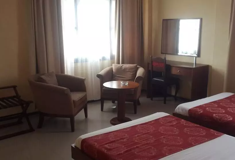 هتل Plazza Inn