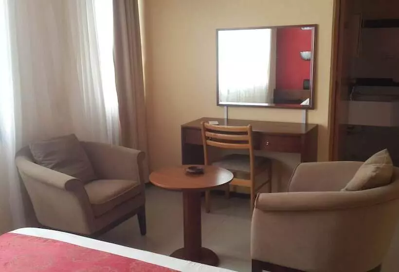 هتل Plazza Inn