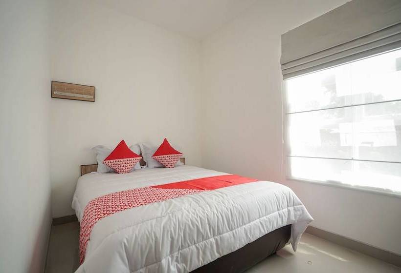 ホテル Sugoi Kost By Oyo Rooms