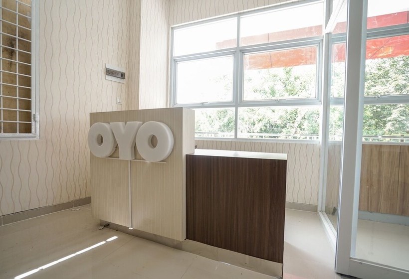 ホテル Sugoi Kost By Oyo Rooms