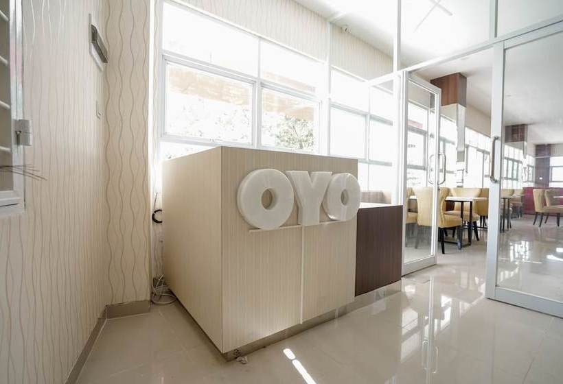 ホテル Sugoi Kost By Oyo Rooms