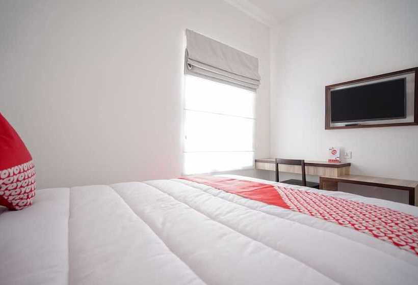 ホテル Sugoi Kost By Oyo Rooms