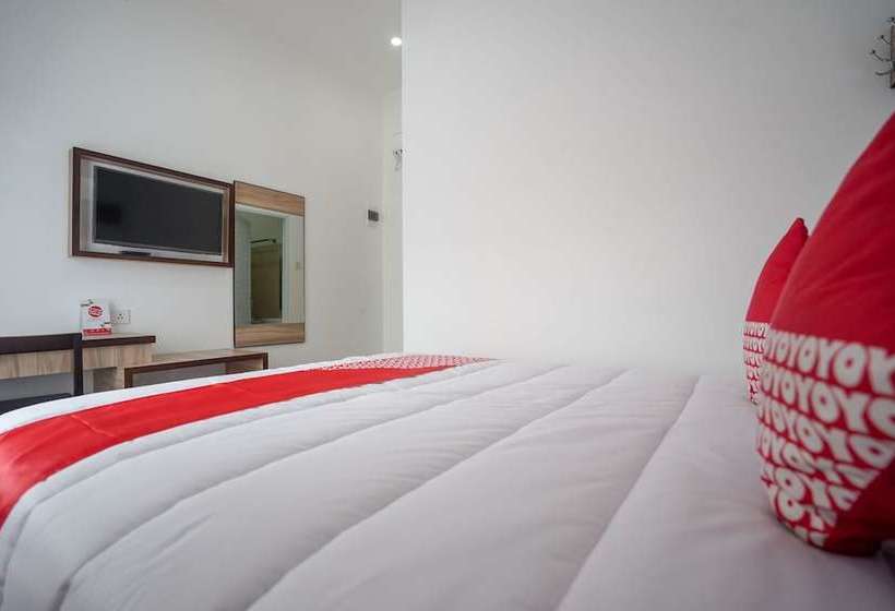 ホテル Sugoi Kost By Oyo Rooms