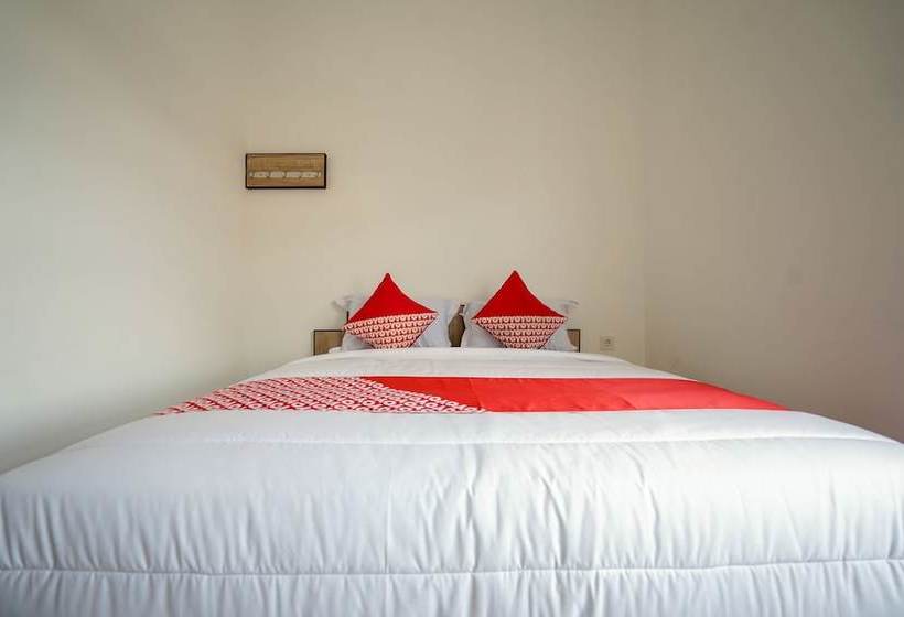 ホテル Sugoi Kost By Oyo Rooms