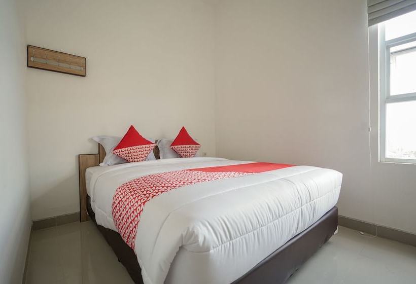 ホテル Sugoi Kost By Oyo Rooms