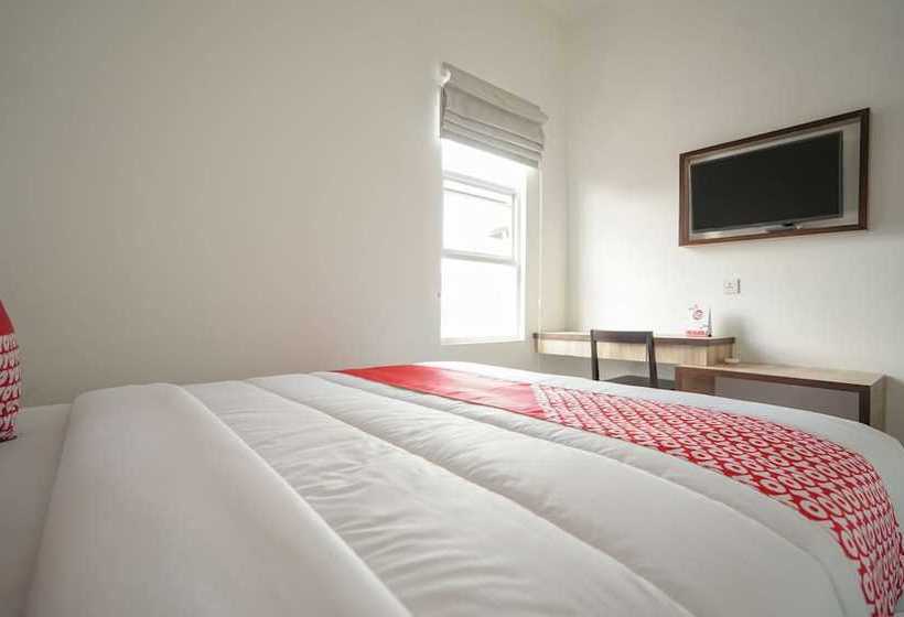 ホテル Sugoi Kost By Oyo Rooms